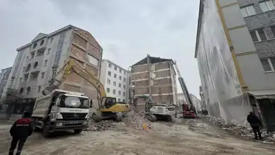 Apartman Yıkımı Tamamlandı, Cadde Açıldı