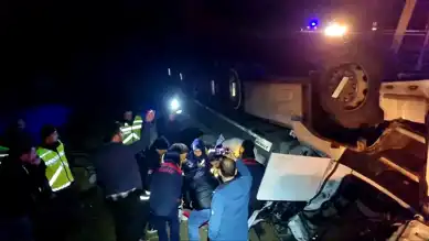 Çorum-Yozgat'ta Tır Kazası: 2 Yaralı