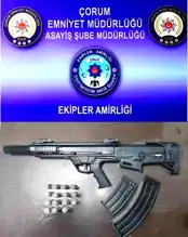 Çorum'da 5 Aranan Şahıs Yakalandı, Silah ve Uyuşturucu Ele Geçirildi