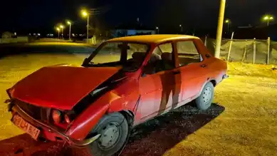 Çorum Alaca'da Otomobil-Traktör Kazası: 2 Yaralı