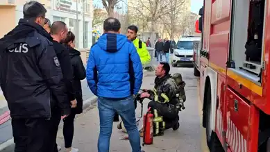 Ev Yangını İtfaiye Tarafından Söndürüldü
