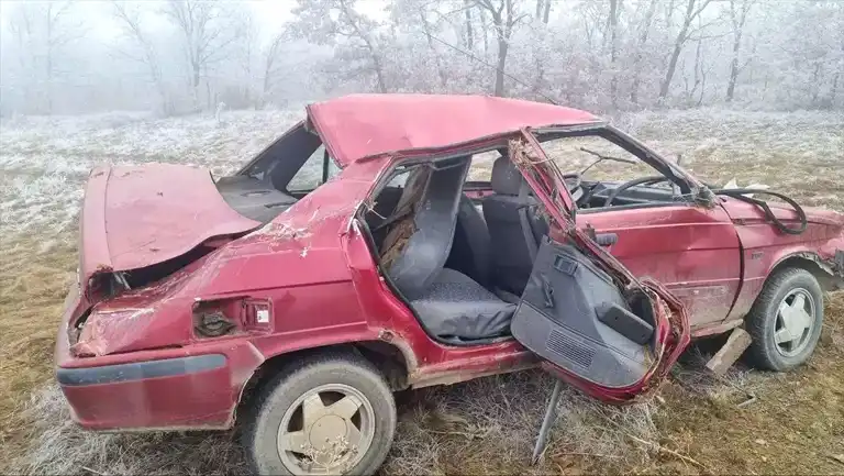 Alaca'da Otomobil Kazası: 5 Yaralı, 1 Muhtar
