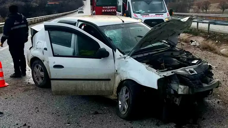 Kırıkkale'de Alkollü Sürücü Kazası: 2 Yaralı