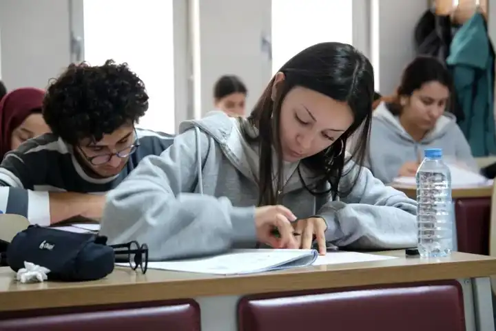 Belediye'den Üniversite Adaylarına Destek: Deneme Sınavı