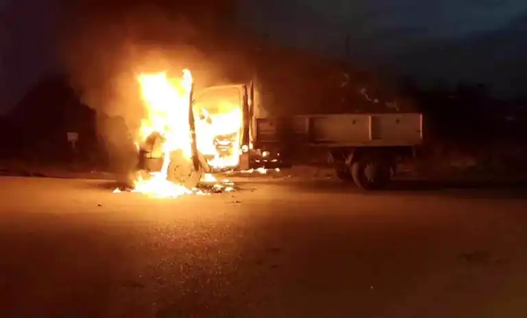 Seyir Halindeki Araçta Yangın!Çorum'da Dramatik Anlar