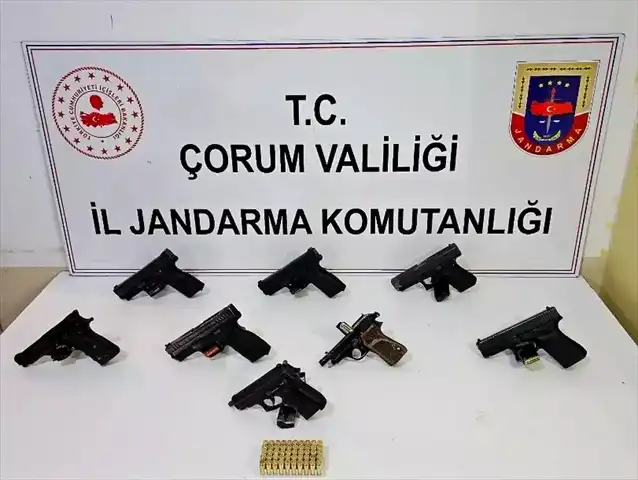 Çorum'da Yasa Dışı Silah Operasyonu: 7 Tabanca Ele Geçirildi