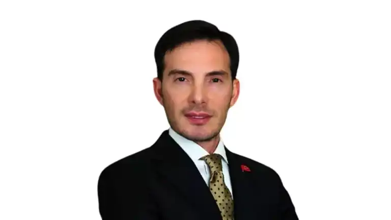 Çoklu Araç Kazasında Belediye Başkanı Yaralandı